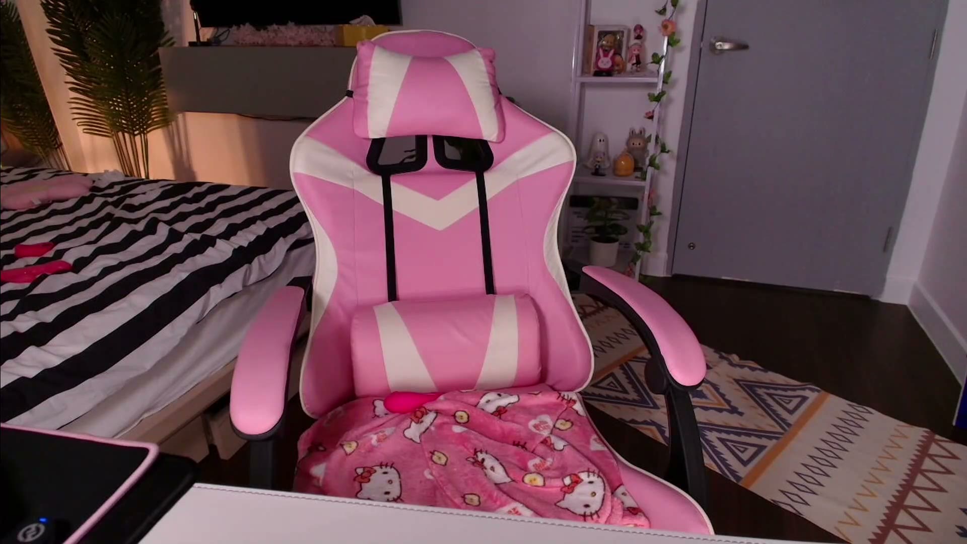 juicyshow 2026-05-12 05:33:37 — 1080p video