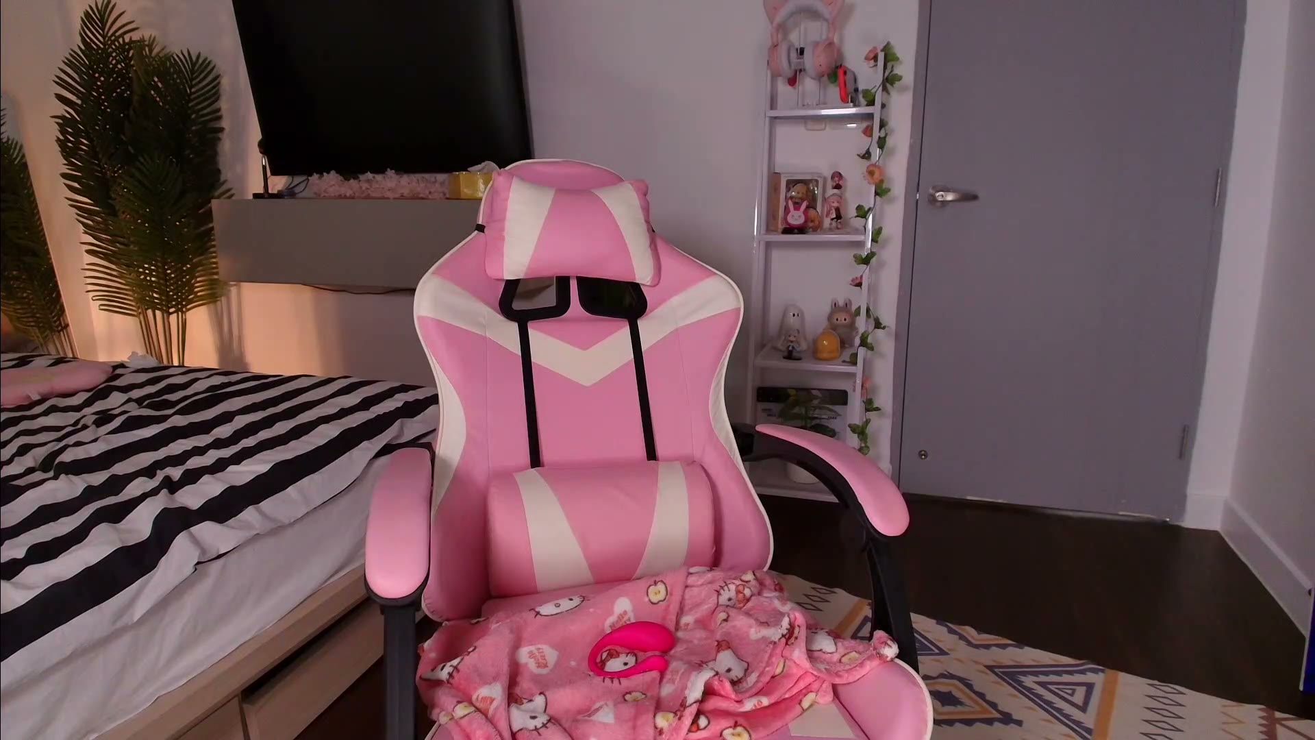 juicyshow 2026-05-20 14:38:17 — 1080p video