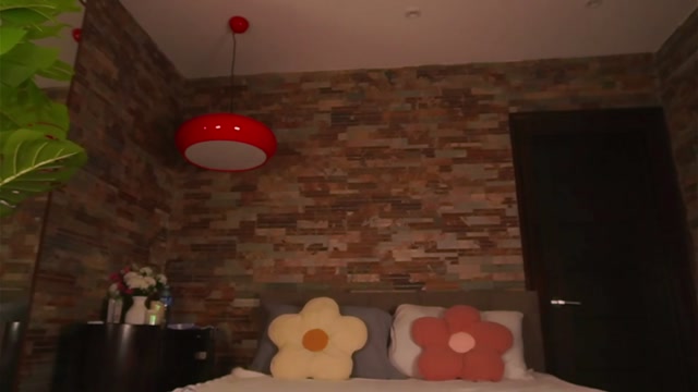 erikabee 2026-06-19 00:02:11 — 1080p video