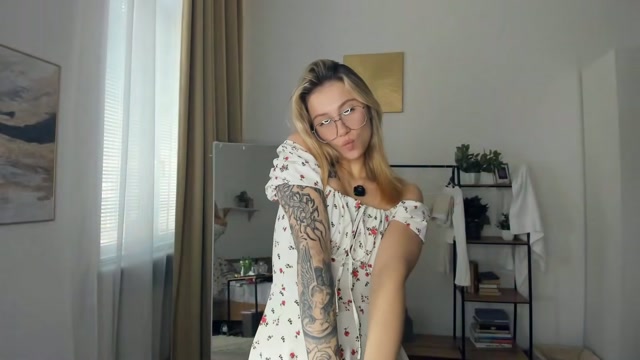 glossybabe_ 2026-06-24 18:28:35 — 1080p video
