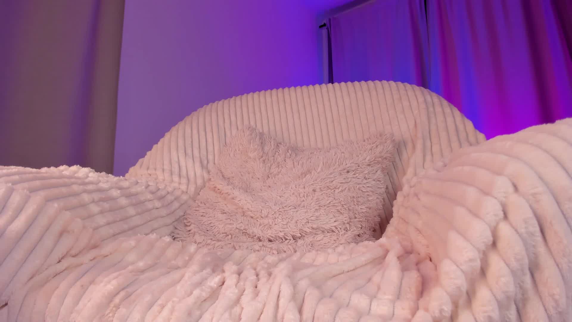 kiss__it__better 2025-10-30 20:29:10