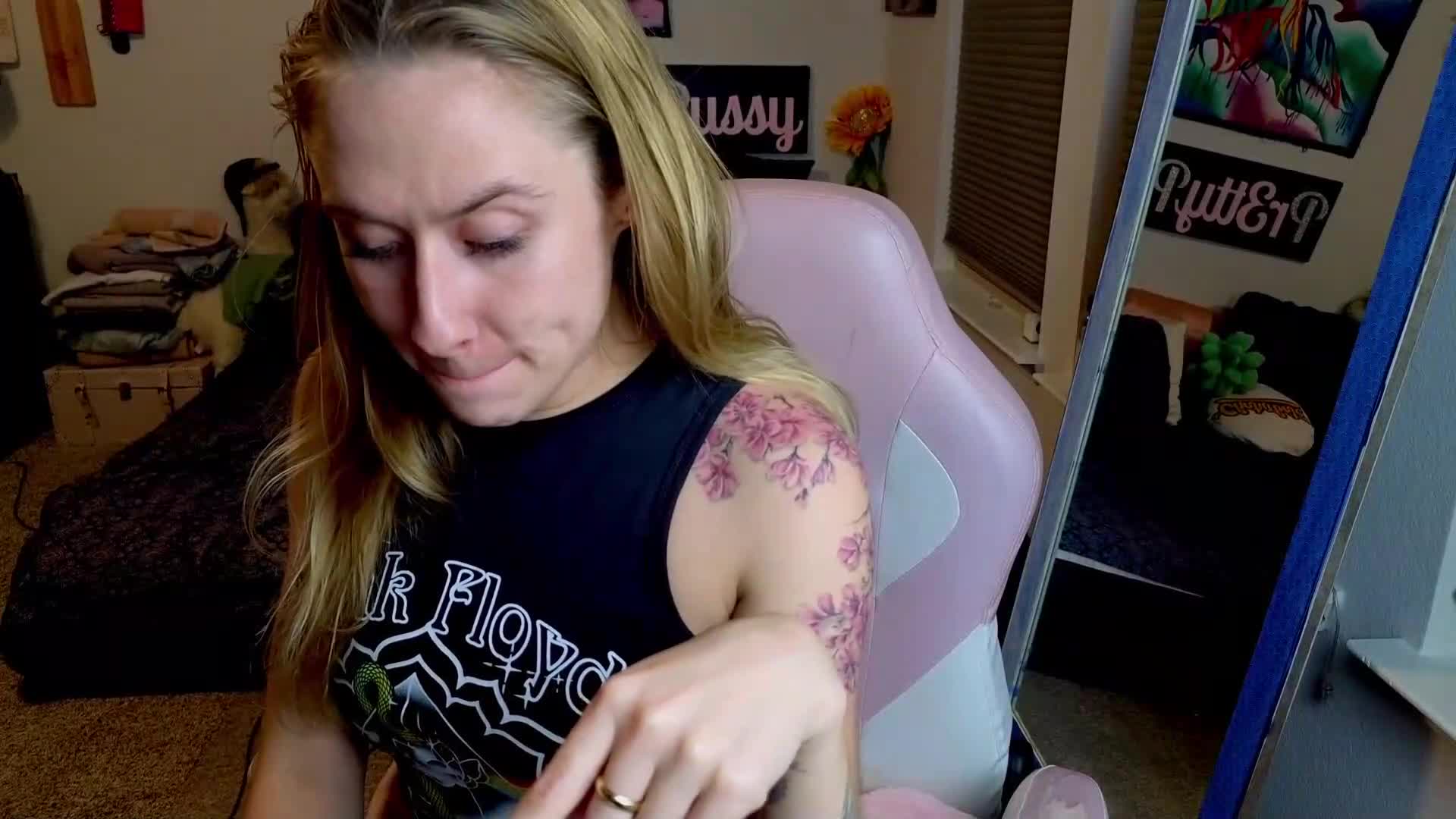 pr3ttyp1nkpussy 2025-10-31 06:12:28